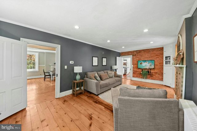 222 BASTIAN LN, Allentown, PA 18104