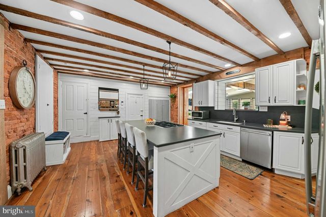 222 BASTIAN LN, Allentown, PA 18104
