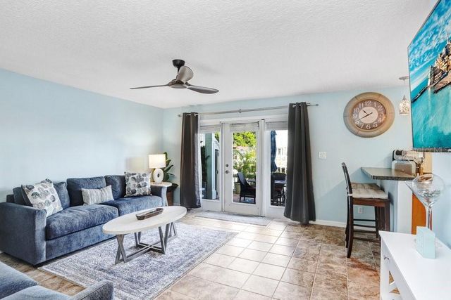 5012 STARFISH DRIVE SE B, St Petersburg, FL 33705