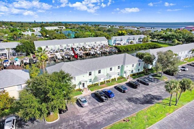 5012 STARFISH DRIVE SE B, St Petersburg, FL 33705