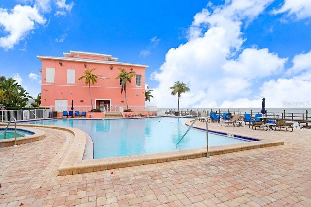 5012 STARFISH DRIVE SE B, St Petersburg, FL 33705