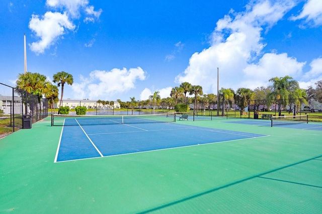 5012 STARFISH DRIVE SE B, St Petersburg, FL 33705