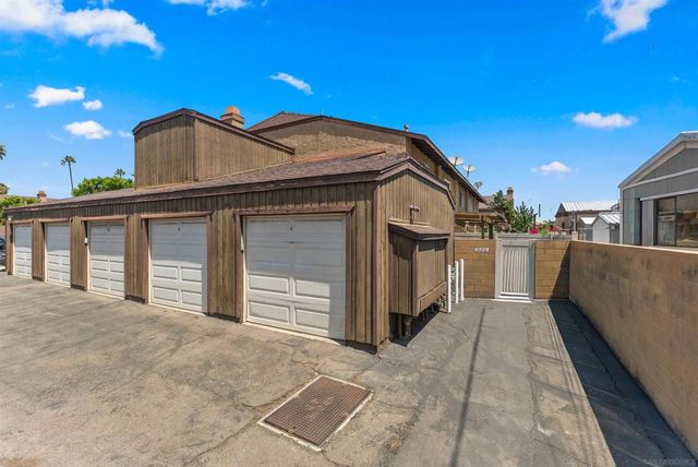 988 E Main St E, El Cajon, CA 92021