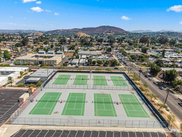 988 E Main St E, El Cajon, CA 92021