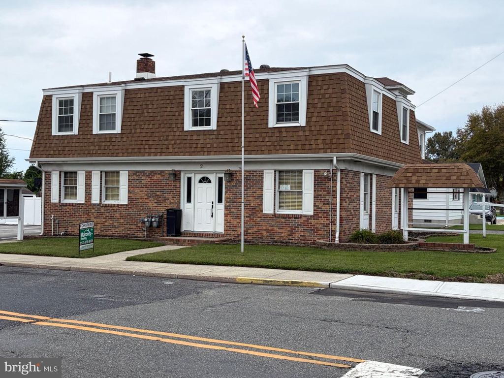 2 CHESTNUT ST, PENNSVILLE, NJ 08070 — exterior