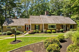 34 Batchelder Rd, Boxford, MA 01921