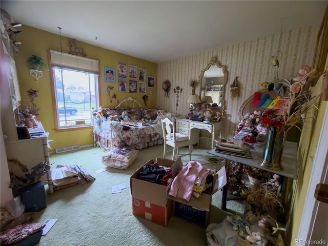 2933 S Macon St, Aurora, CO 80014