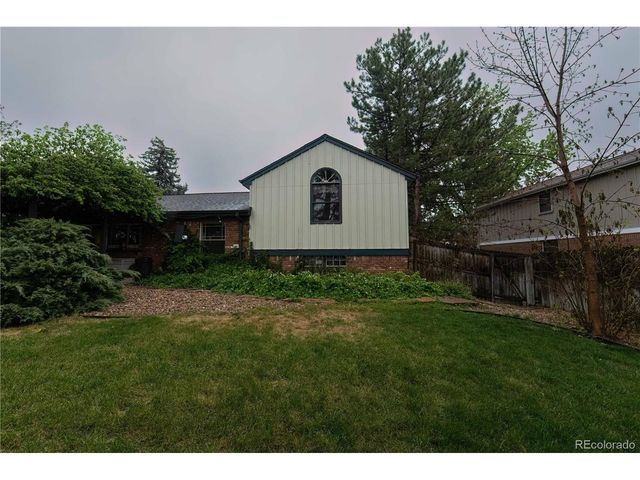 2933 S Macon St, Aurora, CO 80014