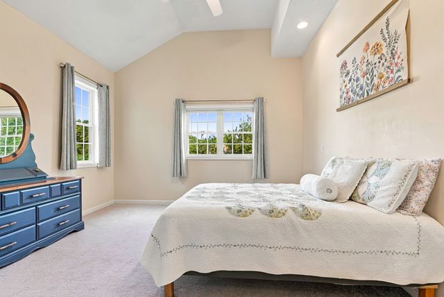 4 Paul Revere 4, Hopkinton, MA 01748