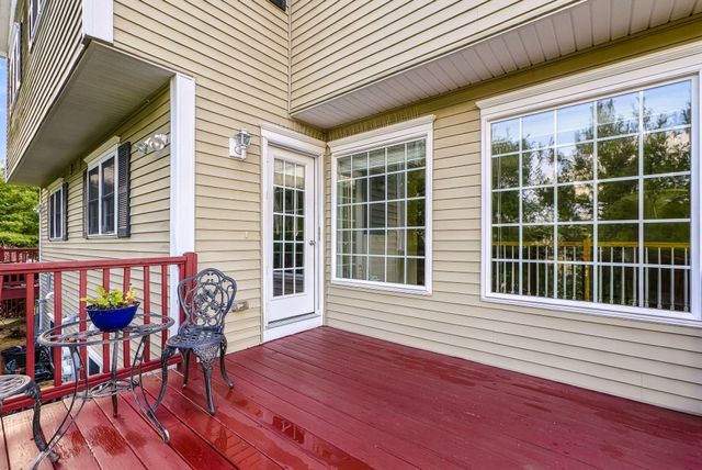 4 Paul Revere 4, Hopkinton, MA 01748
