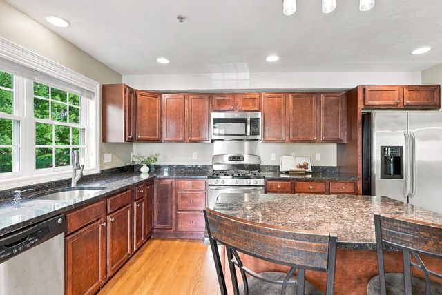 4 Paul Revere 4, Hopkinton, MA 01748