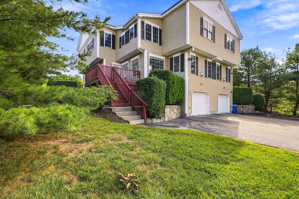 4 Paul Revere 4, Hopkinton, MA 01748