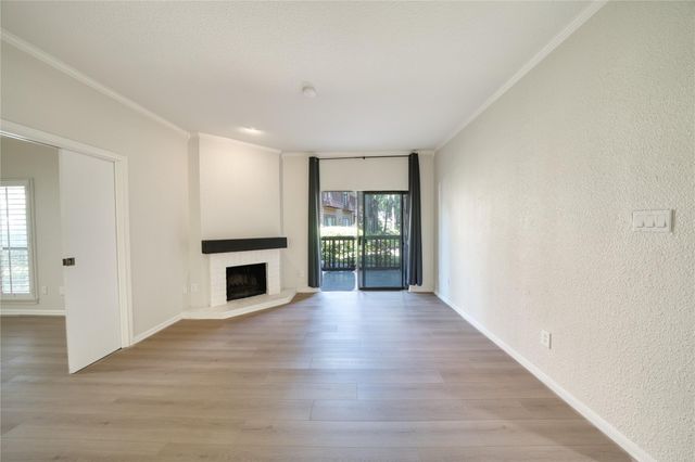 11711 Memorial Drive 573, Houston, TX 77024