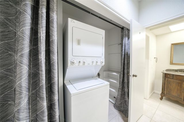 11711 Memorial Drive 573, Houston, TX 77024