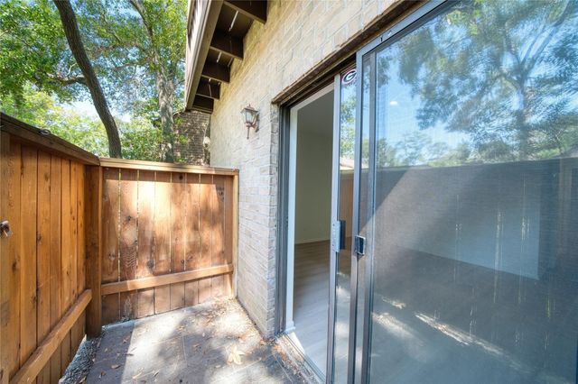 11711 Memorial Drive 573, Houston, TX 77024