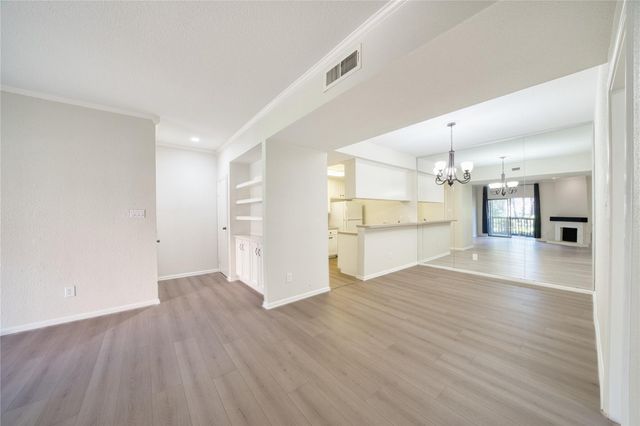 11711 Memorial Drive 573, Houston, TX 77024