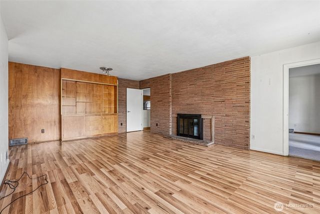 2219 Ocean Beach Highway, Longview, WA 98632