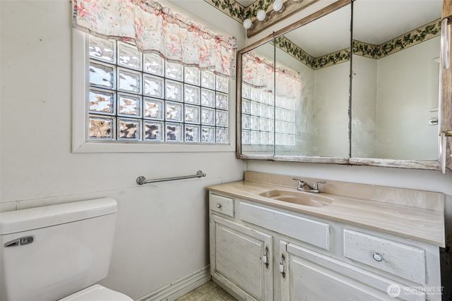 2219 Ocean Beach Highway, Longview, WA 98632