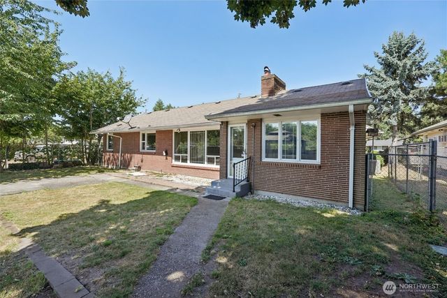 2219 Ocean Beach Highway, Longview, WA 98632