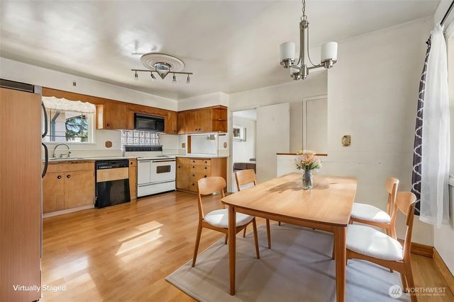2219 Ocean Beach Highway, Longview, WA 98632