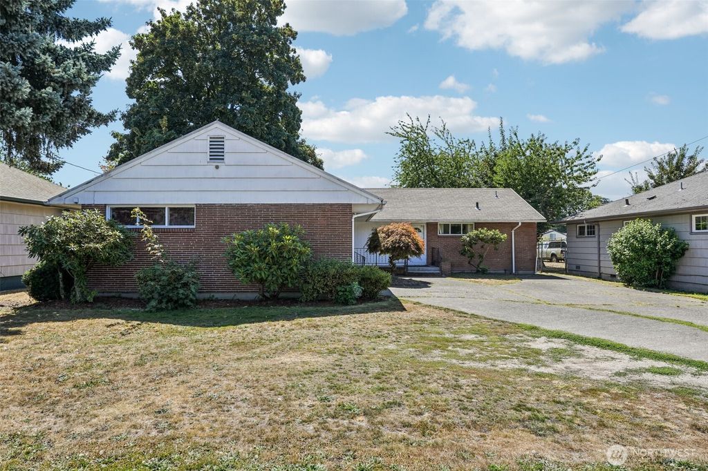 2219 Ocean Beach Highway, Longview, WA 98632