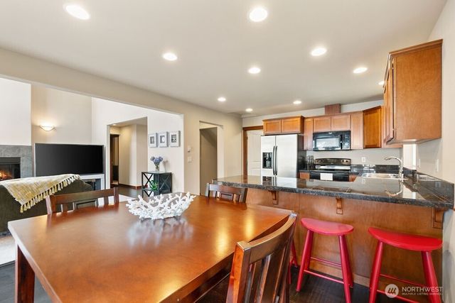 8 W Gedney Way, Hat Island, WA 98206