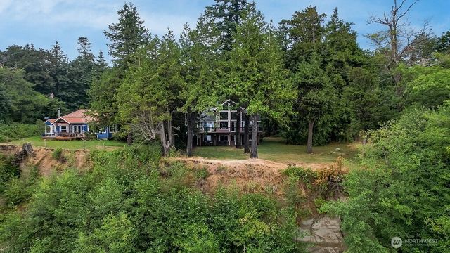 8 W Gedney Way, Hat Island, WA 98206