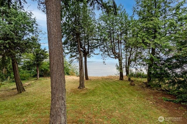 8 W Gedney Way, Hat Island, WA 98206