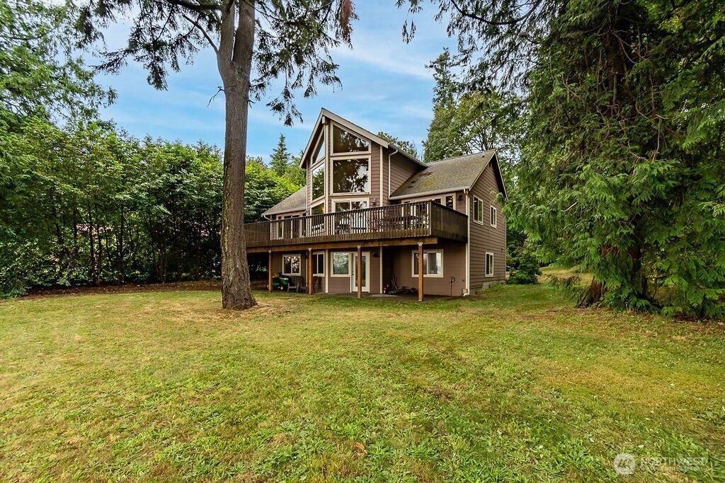 8 W Gedney Way, Hat Island, WA 98206
