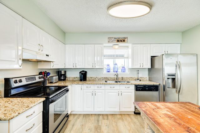 22509 Kennedy Drive, Galveston, TX 77554