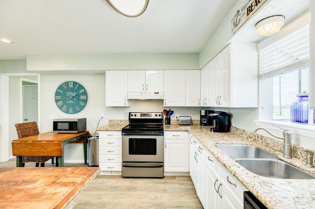 22509 Kennedy Drive, Galveston, TX 77554