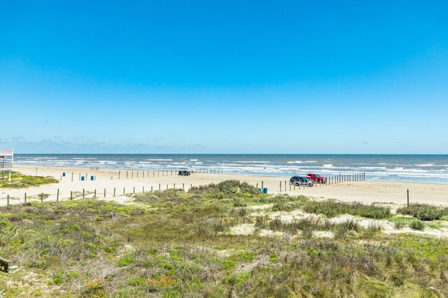 22509 Kennedy Drive, Galveston, TX 77554