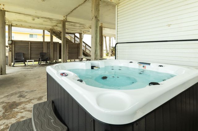 22509 Kennedy Drive, Galveston, TX 77554