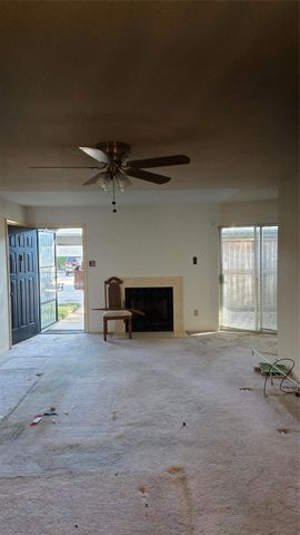 10827 S Braes Bend Dr, Houston, TX 77071