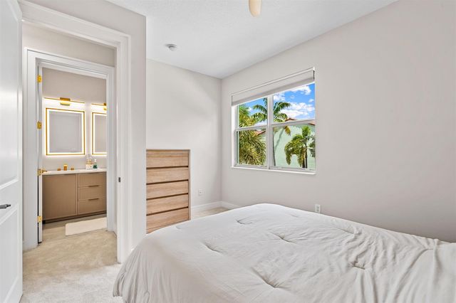 1570 NW 48th Place, Boca Raton, FL 33431
