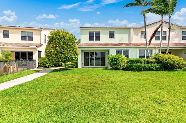 1570 NW 48th Place, Boca Raton, FL 33431