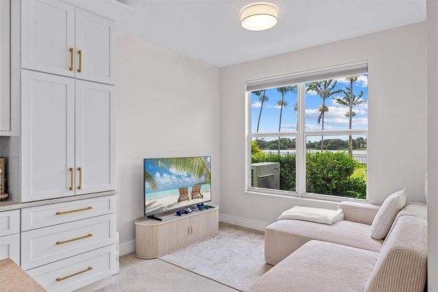 1570 NW 48th Place, Boca Raton, FL 33431