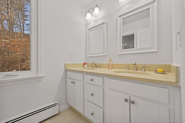 11 Pondview Close, Chappaqua, NY 10514