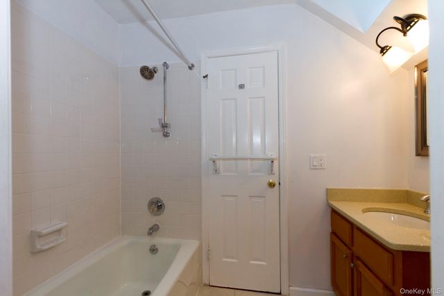 11 Pondview Close, Chappaqua, NY 10514