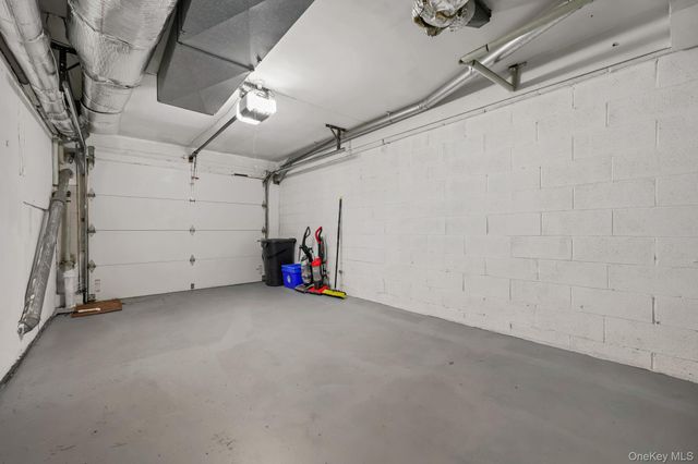 11 Pondview Close, Chappaqua, NY 10514