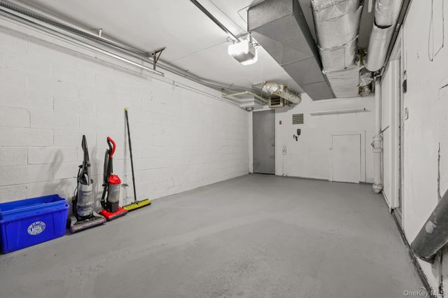 11 Pondview Close, Chappaqua, NY 10514