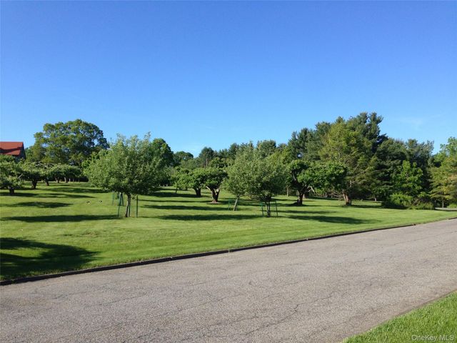 11 Pondview Close, Chappaqua, NY 10514