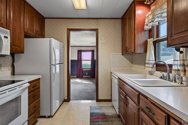 220 SW Kendall AVE, Topeka, KS 66606