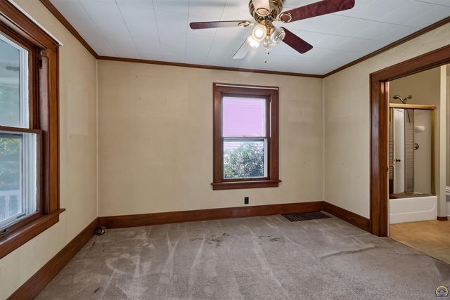 220 SW Kendall AVE, Topeka, KS 66606