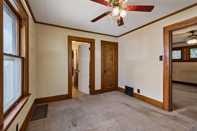 220 SW Kendall AVE, Topeka, KS 66606