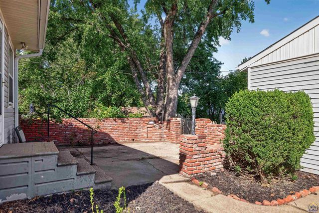 220 SW Kendall AVE, Topeka, KS 66606