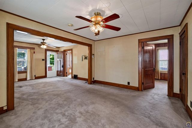 220 SW Kendall AVE, Topeka, KS 66606