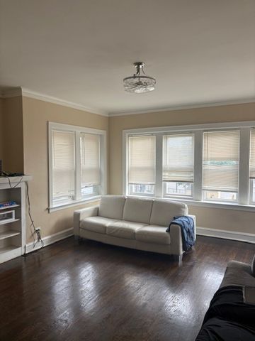 7614 S Harvard Avenue, Chicago, IL 60620