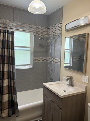 7614 S Harvard Avenue, Chicago, IL 60620