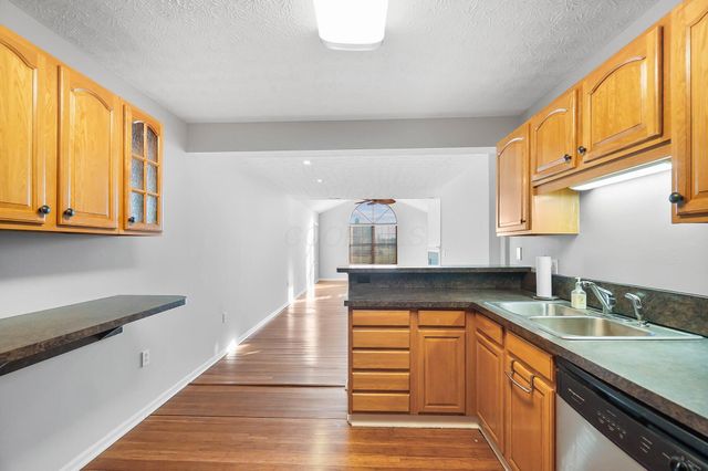 2460 Buckeye Grove, Grove City, OH 43123